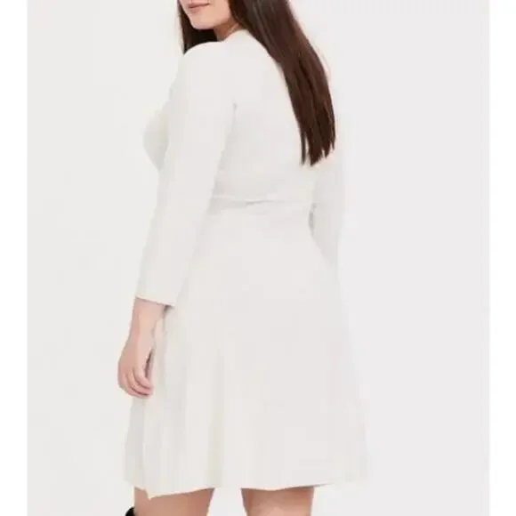 Torrid Mini Sweater Cross Front Skater Dress Oatmeal Women's Size 2 2X - Picture 2 of 7
